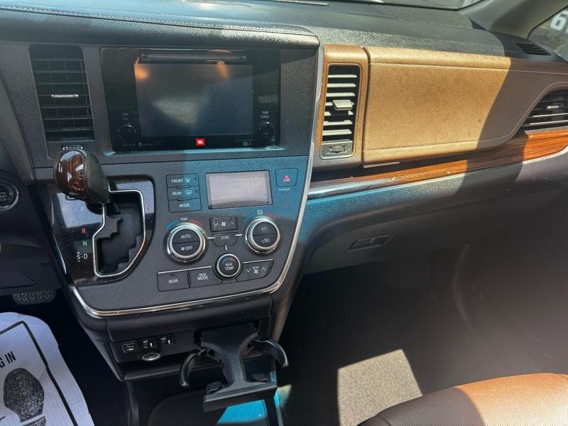 Toyota Sienna XLE Limited 7-Passenger 2015