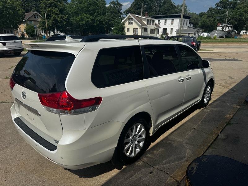 Toyota Sienna Limited AWD 7-Passenger V6 2013