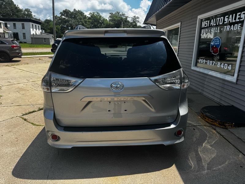 Toyota Sienna FWD 7-Passenger V6 2013