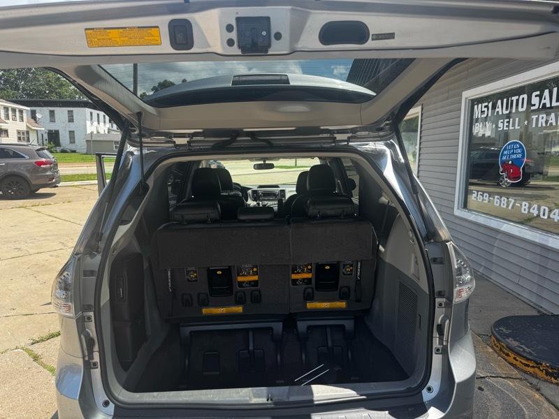 Toyota Sienna FWD 7-Passenger V6 2013