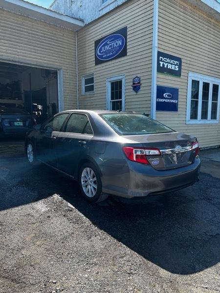 Honda Civic LX Sedan 5-Speed AT 2011