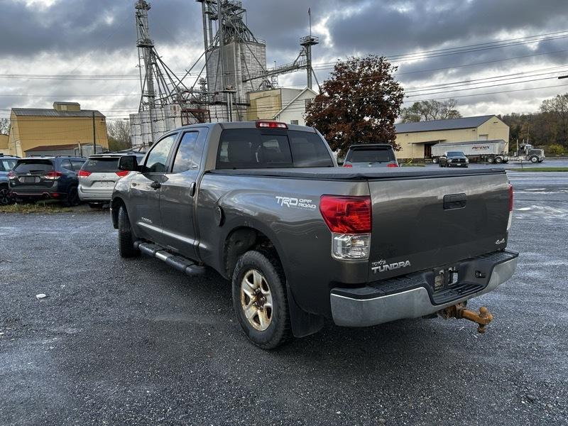 Toyota Tundra Tundra-Grade Double Cab 4.6L 4WD 2011