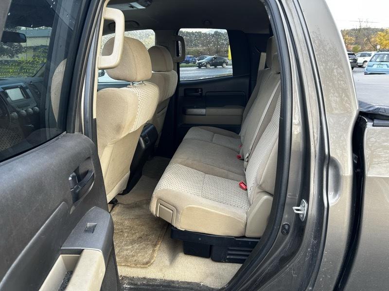 Toyota Tundra Tundra-Grade Double Cab 4.6L 4WD 2011