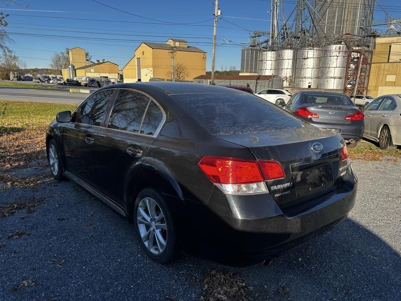 Subaru Legacy 2.5i Premium 2013