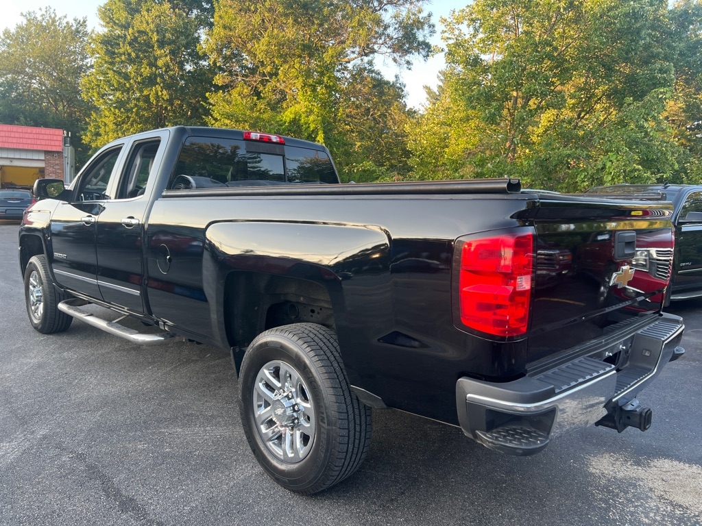 2016 Chevrolet Silverado 2500HD LTZ photo 3