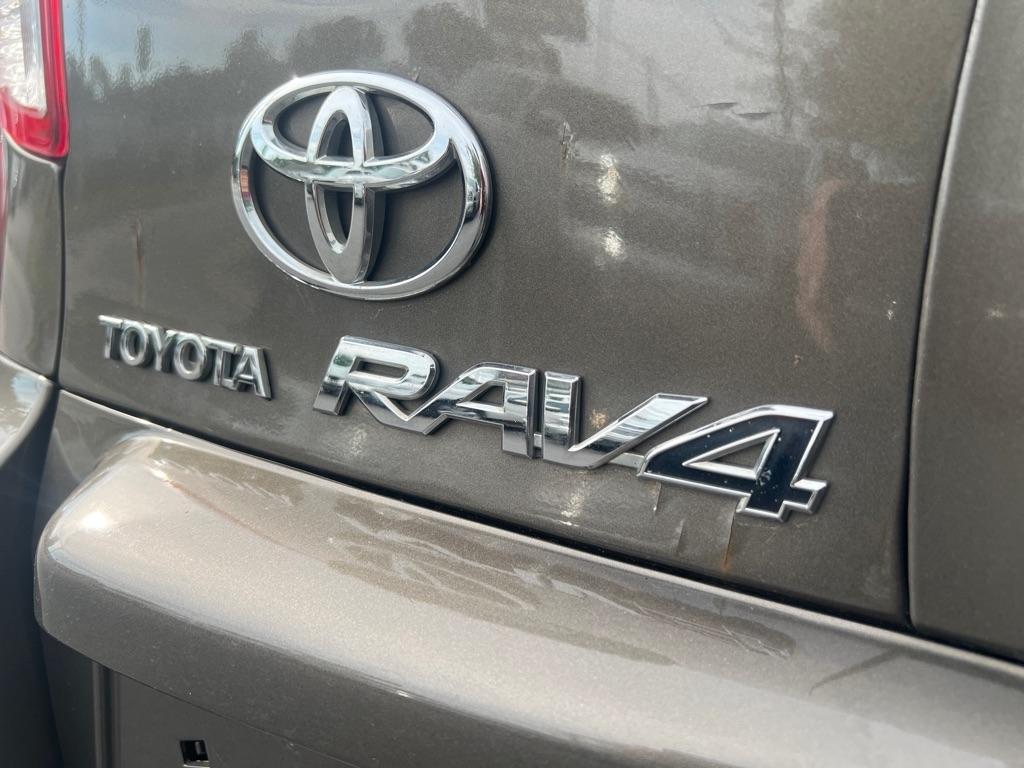 Toyota RAV4  2010