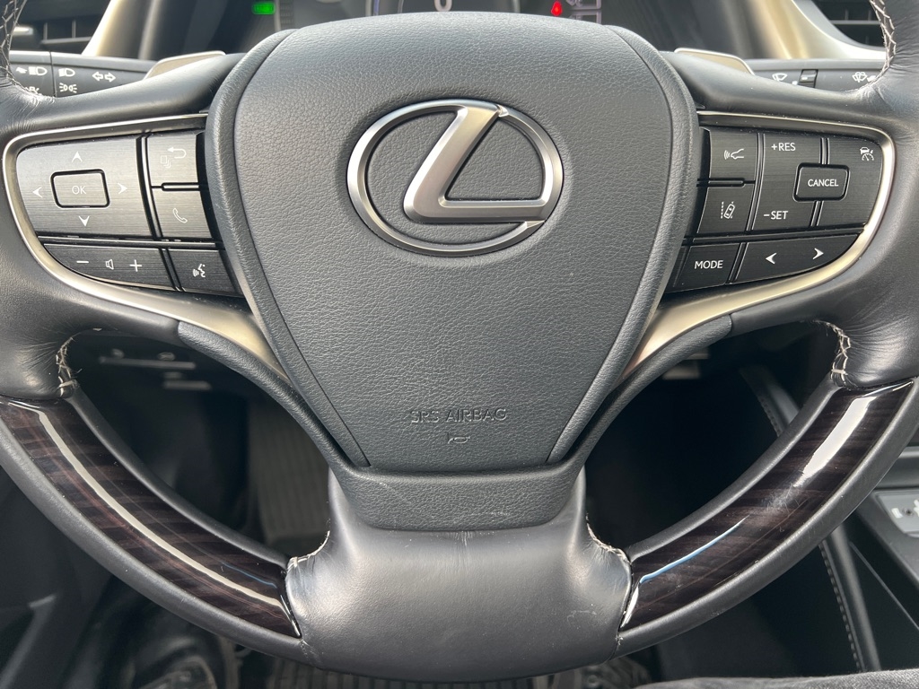 Lexus ES  2019