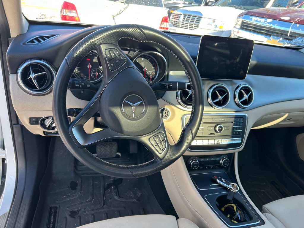 Mercedes-Benz GLA  2019