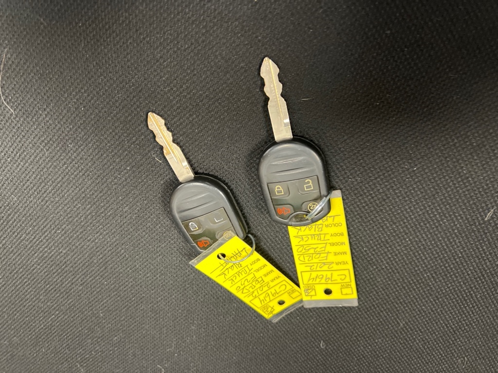 Ford Super Duty F-250 SRW  2012