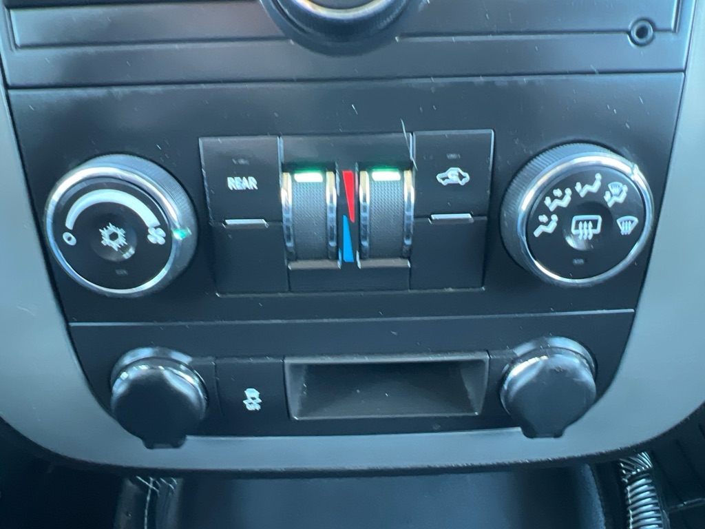 Chevrolet Tahoe  2014