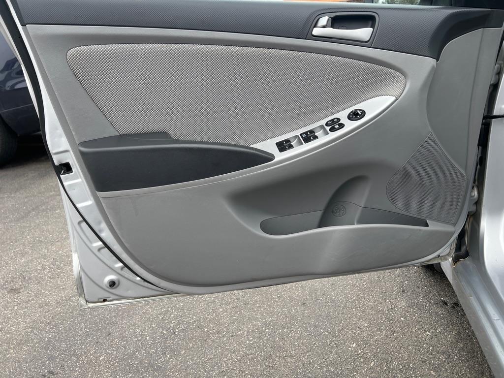 Hyundai Accent  2013