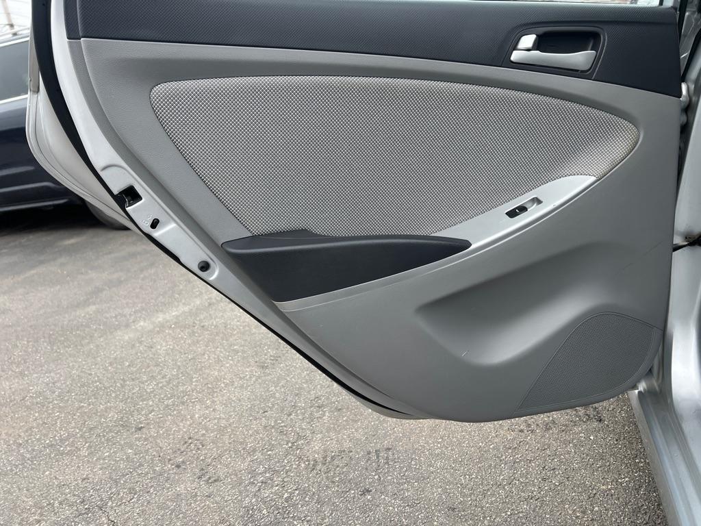 Hyundai Accent  2013