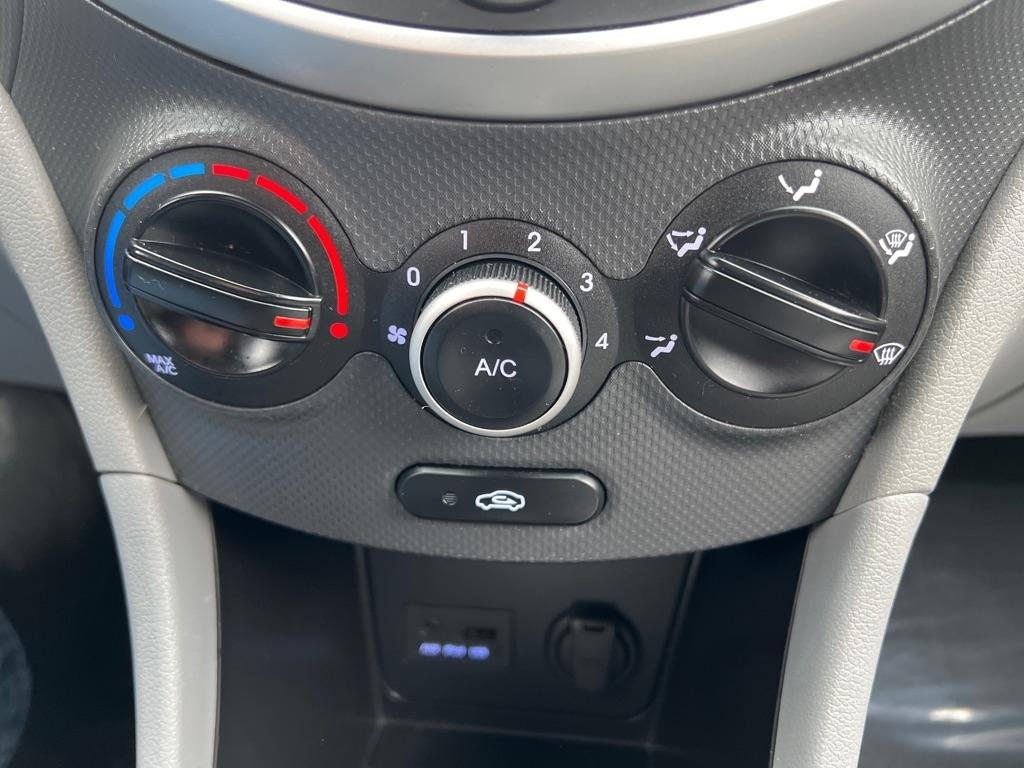 Hyundai Accent  2013