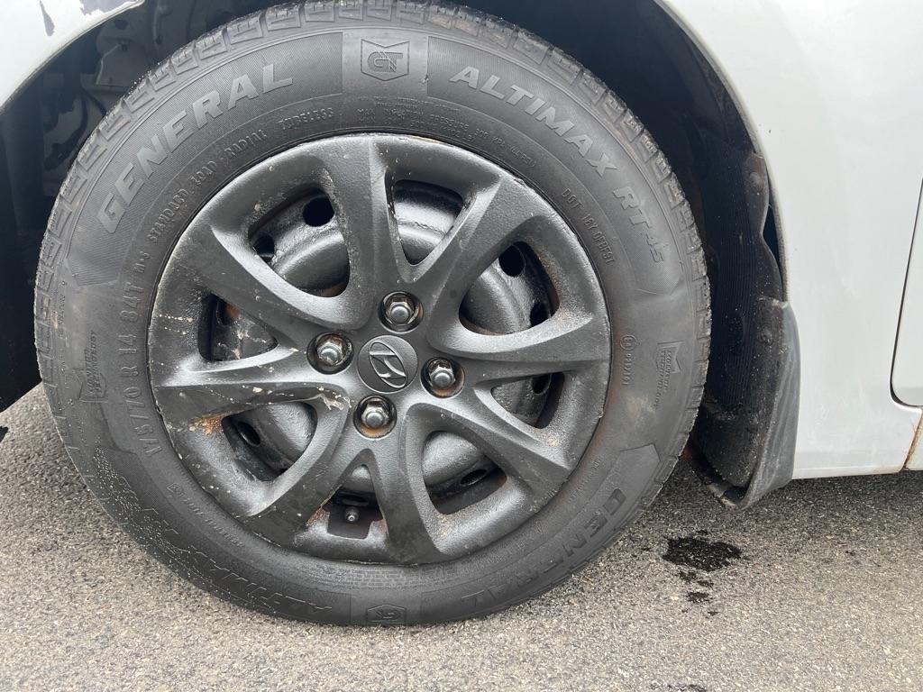 Hyundai Accent  2013