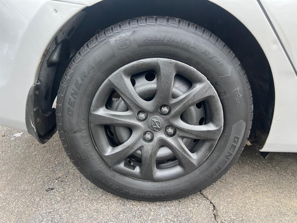 Hyundai Accent  2013