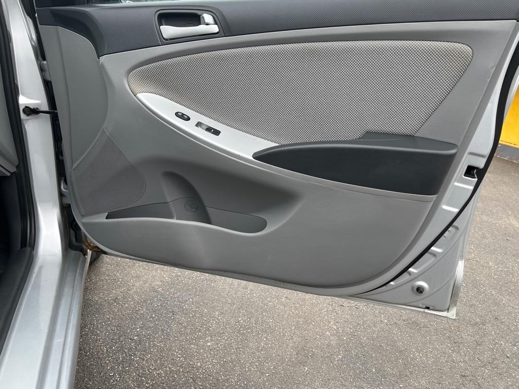 Hyundai Accent  2013