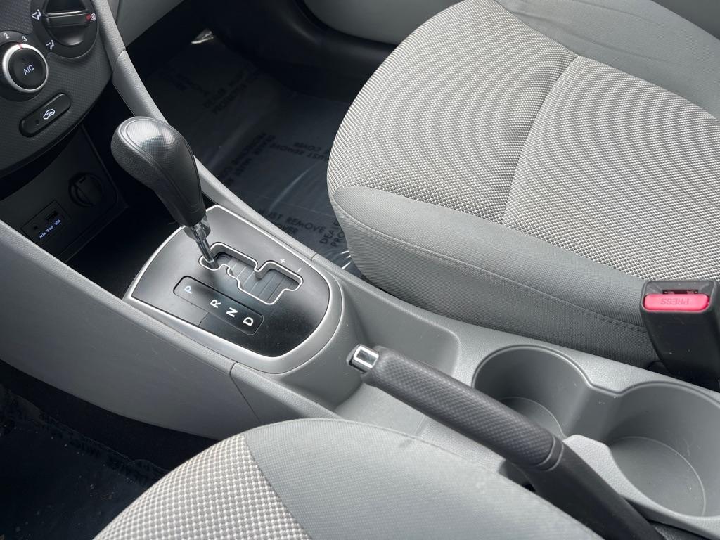 Hyundai Accent  2013