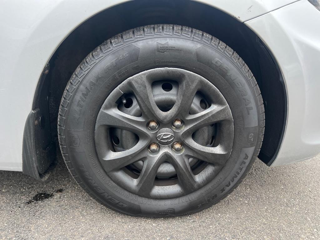 Hyundai Accent  2013