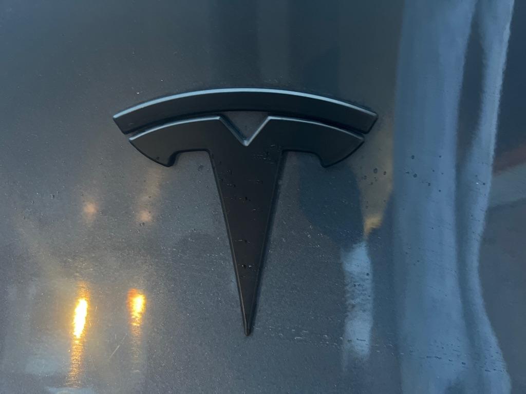 Tesla Model Y  2020