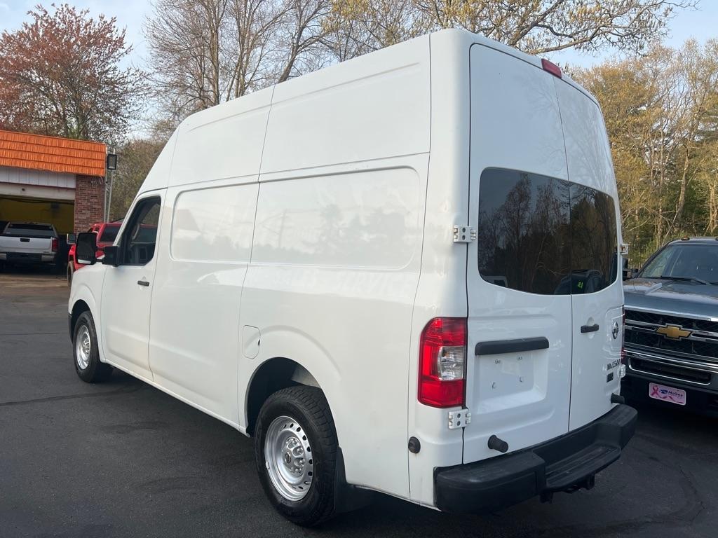 Nissan NV  2015