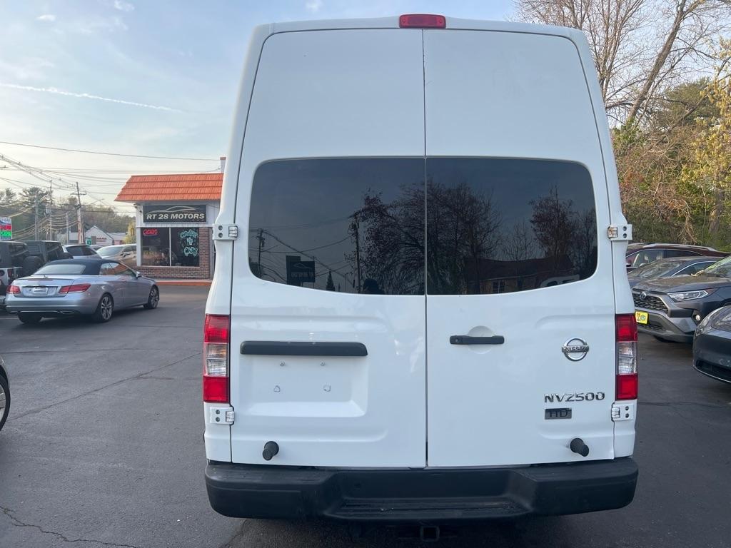 Nissan NV  2015