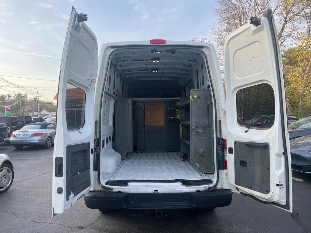 Nissan NV  2015