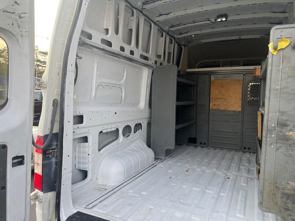 Nissan NV  2015