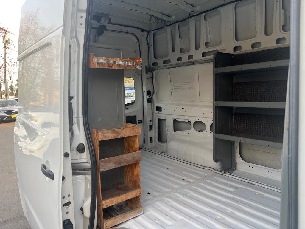 Nissan NV  2015