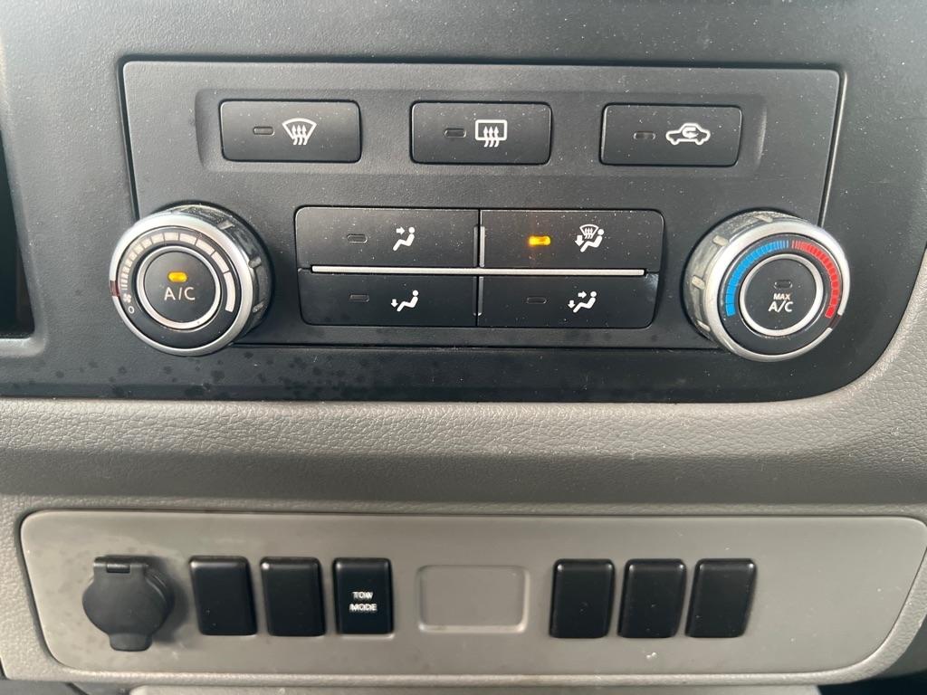 Nissan NV  2015