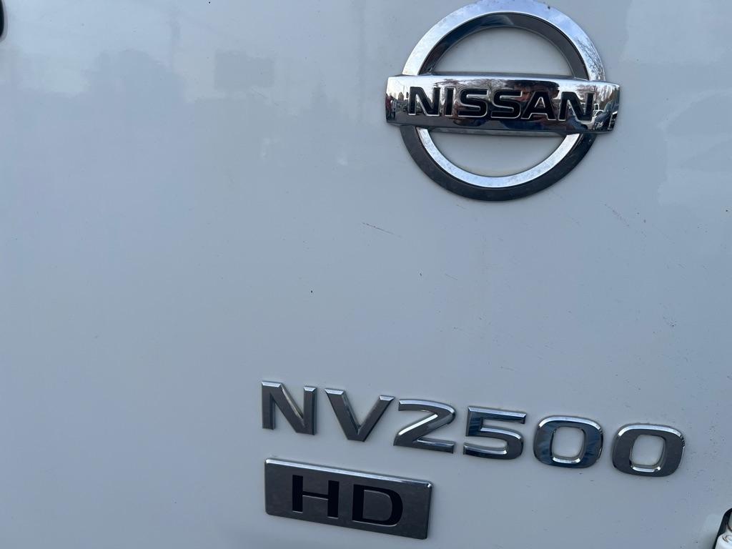 Nissan NV  2015