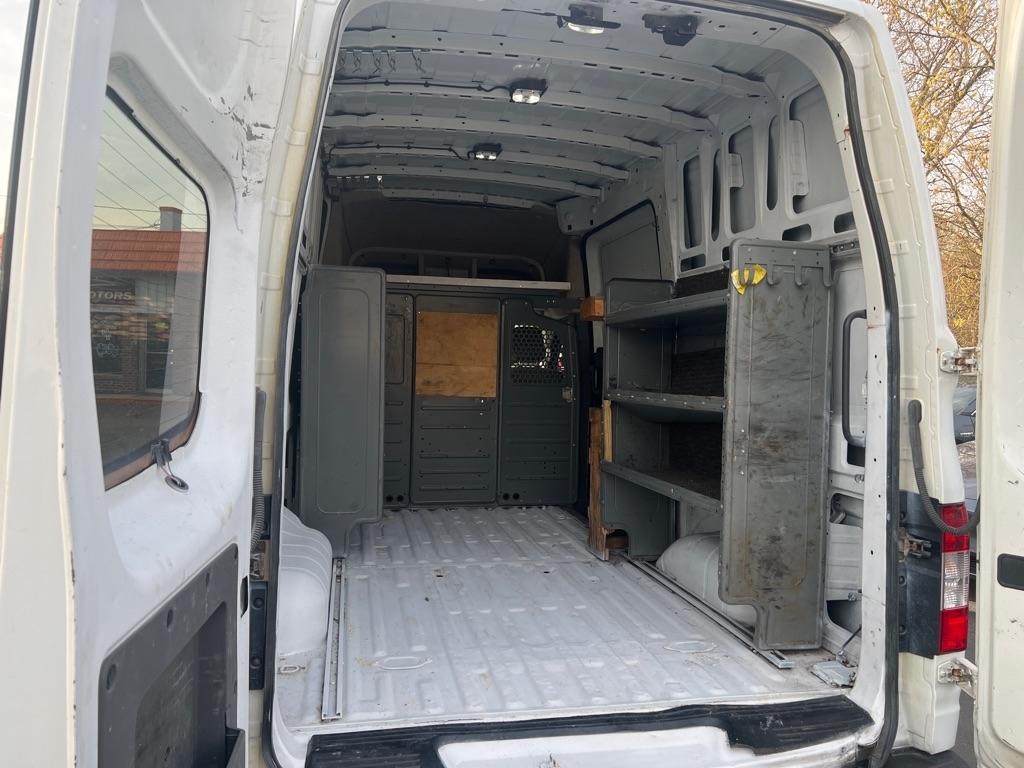 Nissan NV  2015
