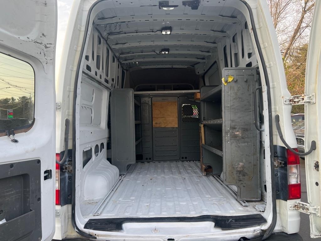 Nissan NV  2015