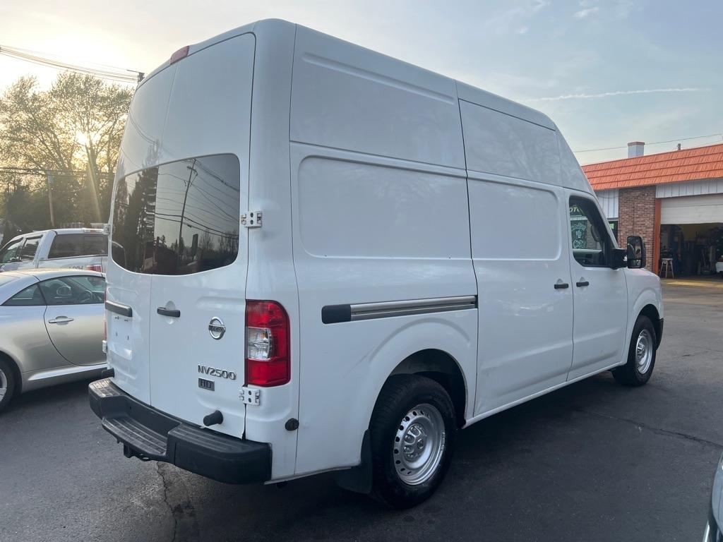 Nissan NV  2015