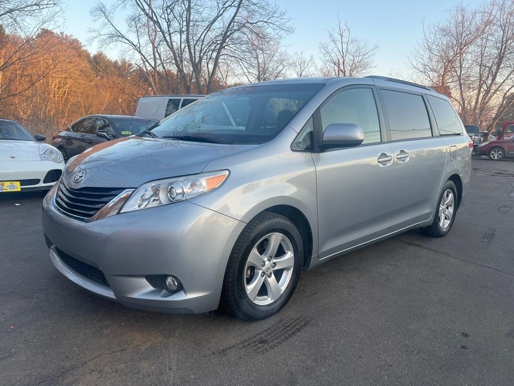 2014 Toyota Sienna LE