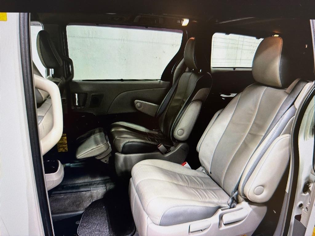 2017 Toyota Sienna MINIVAN