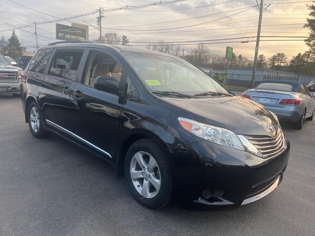 Toyota Sienna  2017