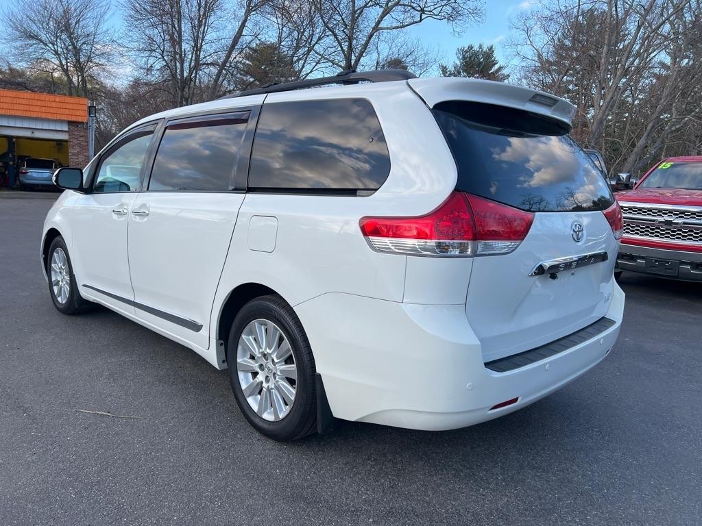Toyota Sienna  2014