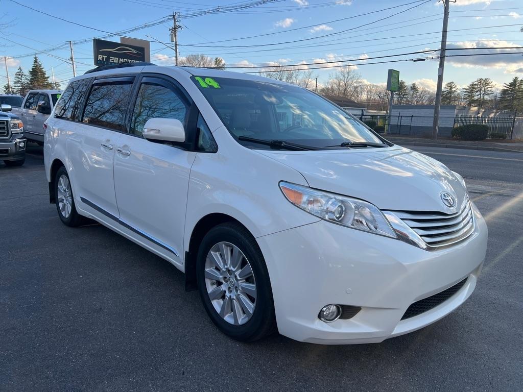 Toyota Sienna  2014