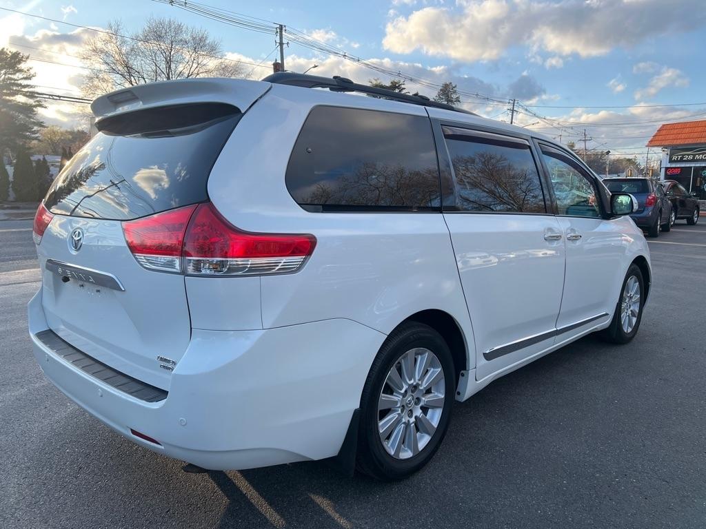 Toyota Sienna  2014