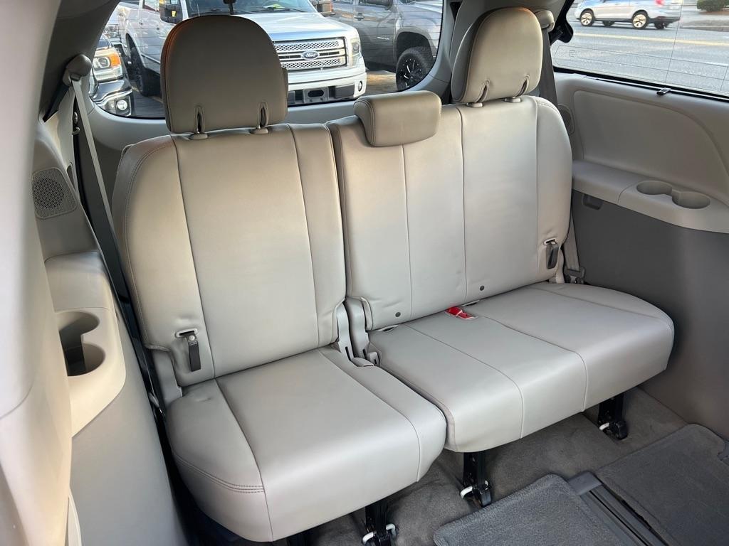 Toyota Sienna  2014