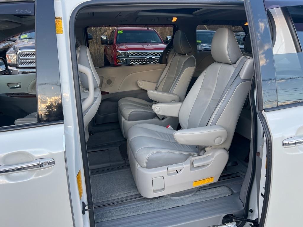 Toyota Sienna  2014