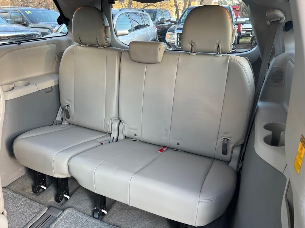 Toyota Sienna  2014