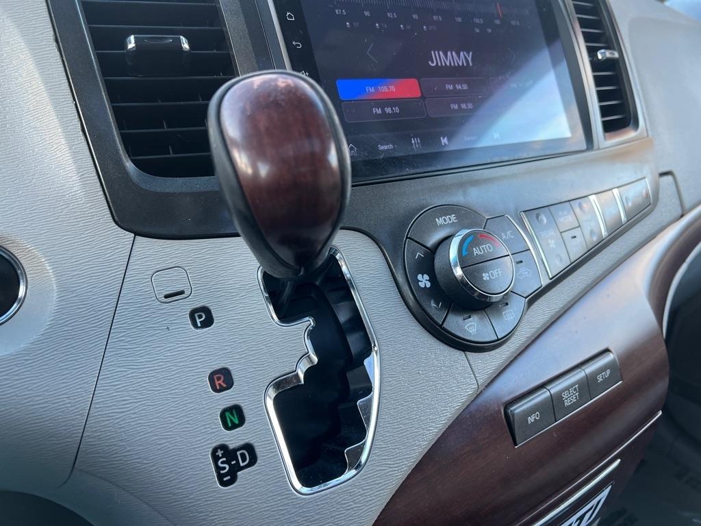Toyota Sienna  2014