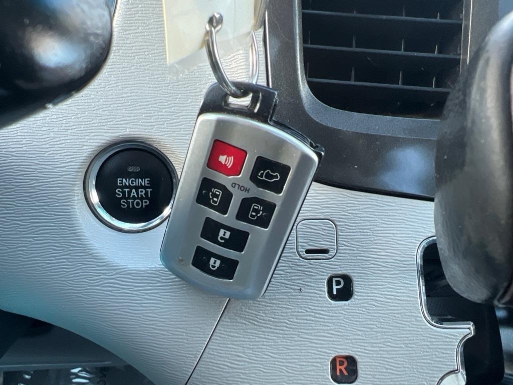 Toyota Sienna  2014