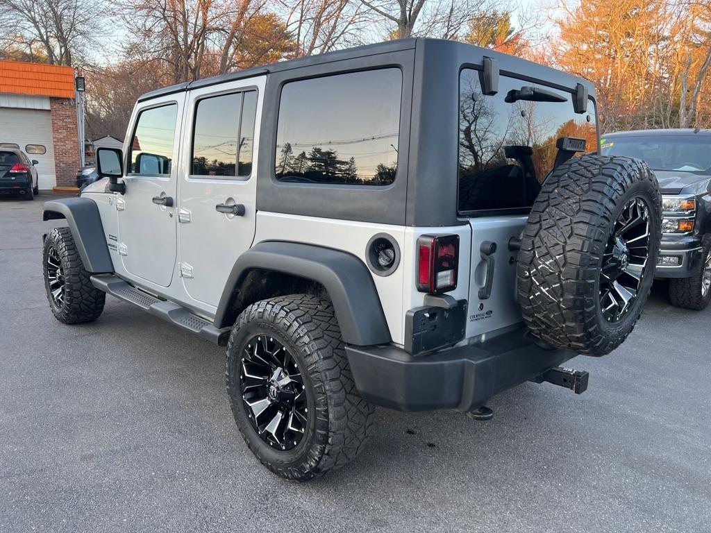 Jeep Wrangler Unlimited  2011