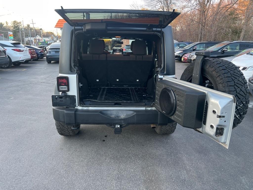Jeep Wrangler Unlimited  2011