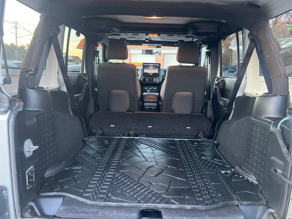 Jeep Wrangler Unlimited  2011