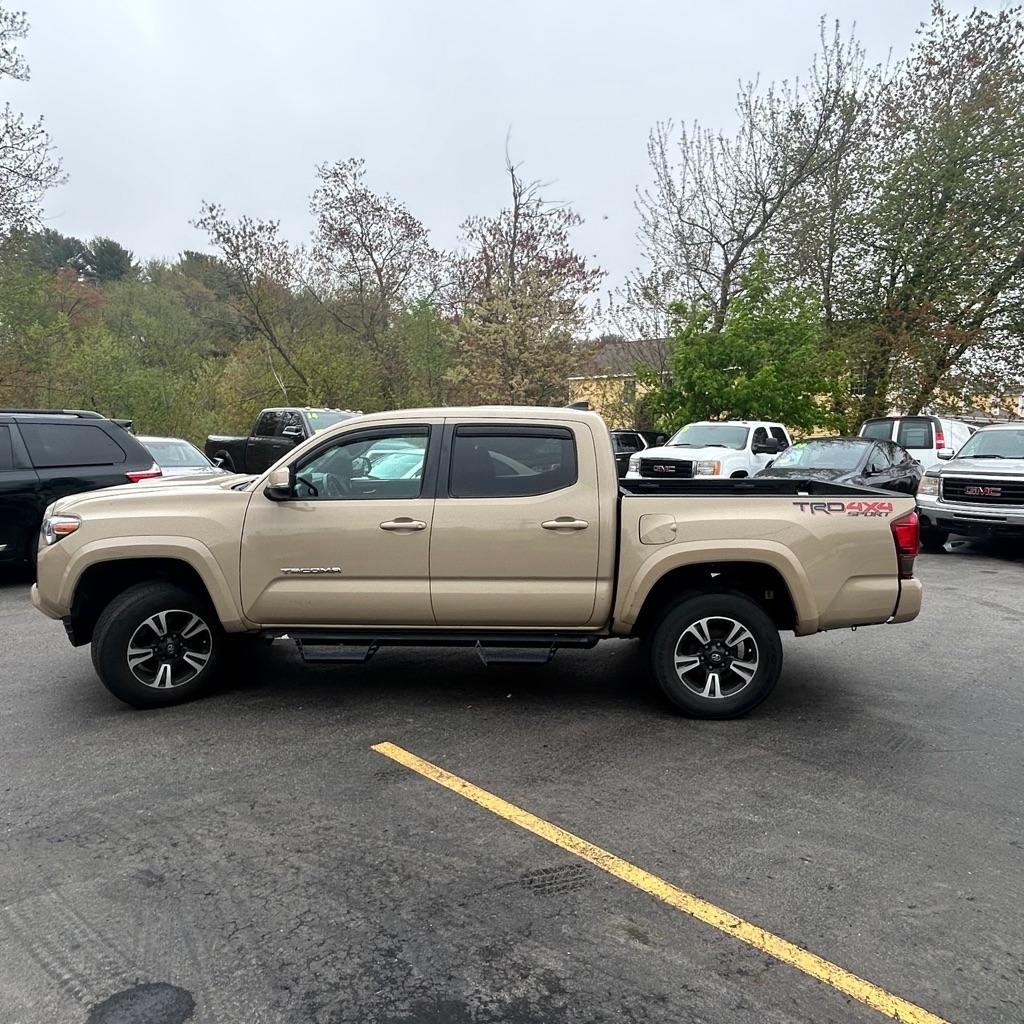Toyota Tacoma  2018