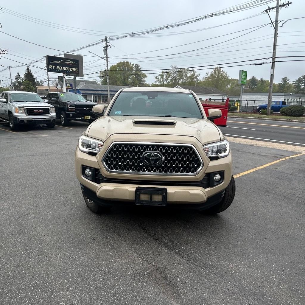 Toyota Tacoma  2018