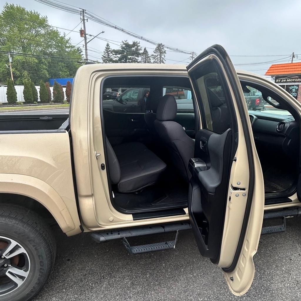 Toyota Tacoma  2018